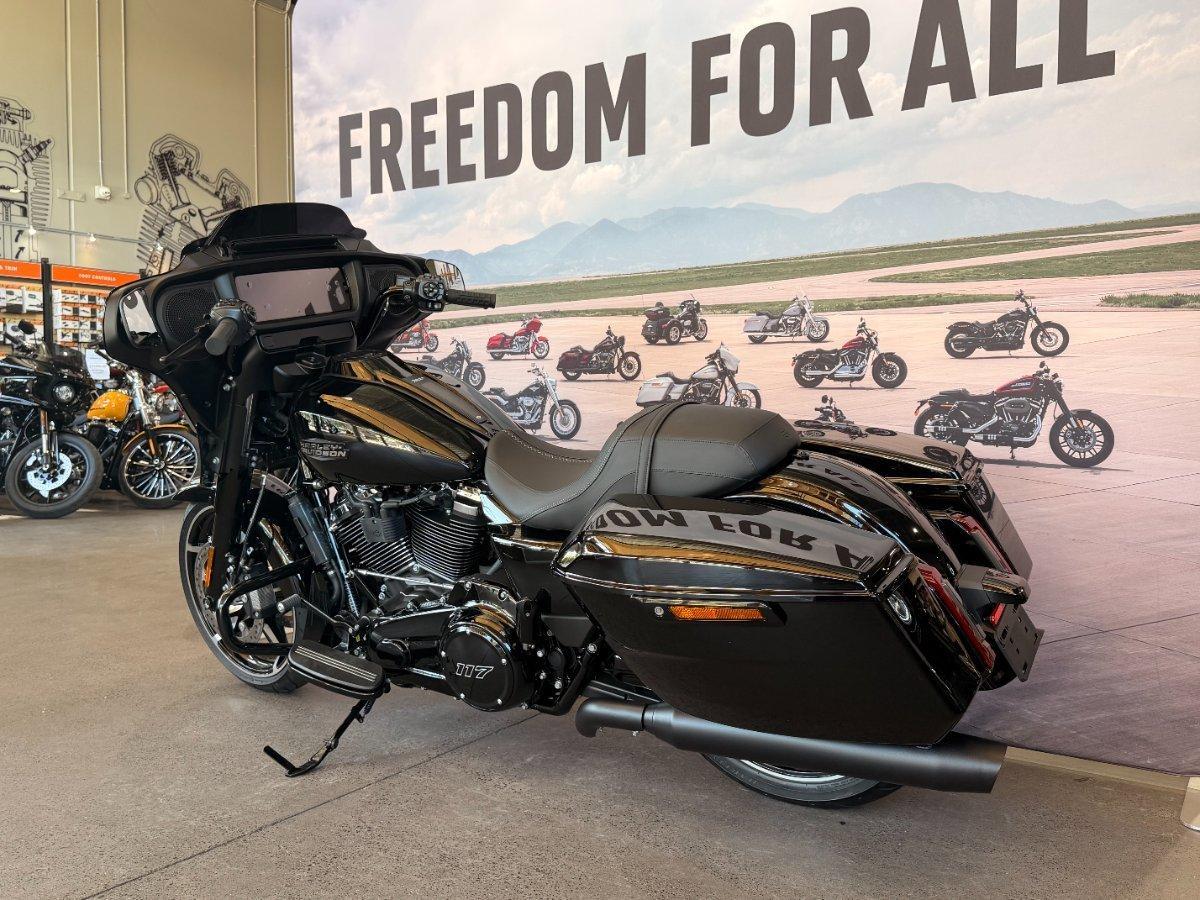 2025 HARLEY-DAVIDSON STREET GLIDE 117 (FLHX) CRUISER