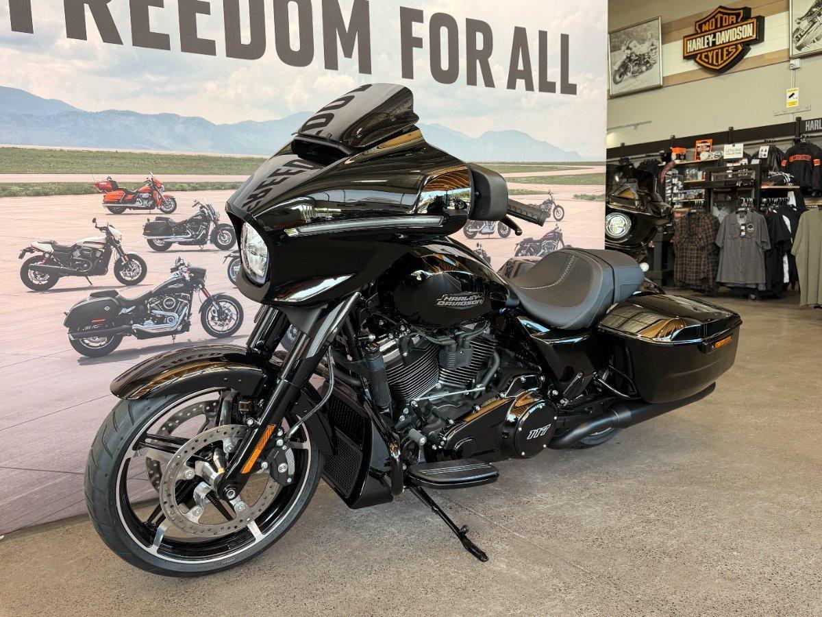 2025 HARLEY-DAVIDSON STREET GLIDE 117 (FLHX) CRUISER