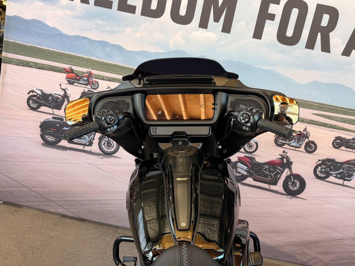 2025 HARLEY-DAVIDSON STREET GLIDE 117 (FLHX) CRUISER