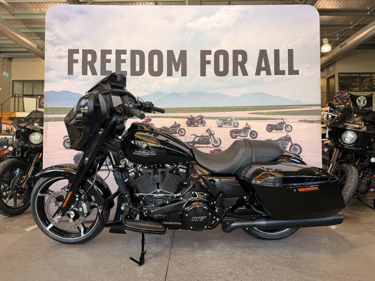 2025 HARLEY-DAVIDSON STREET GLIDE 117 (FLHX) CRUISER