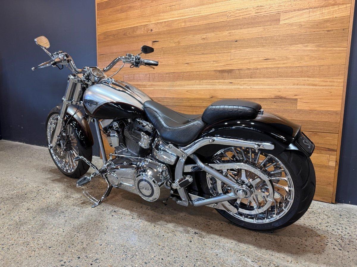 2013 HARLEY-DAVIDSON CVO BREAKOUT (FXSBSE) CRUISER