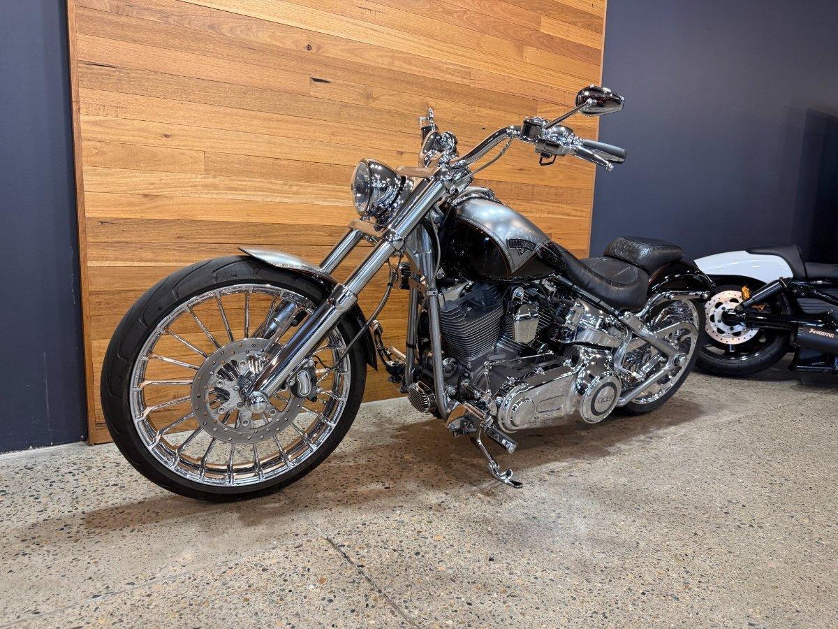 2013 HARLEY-DAVIDSON CVO BREAKOUT (FXSBSE) CRUISER