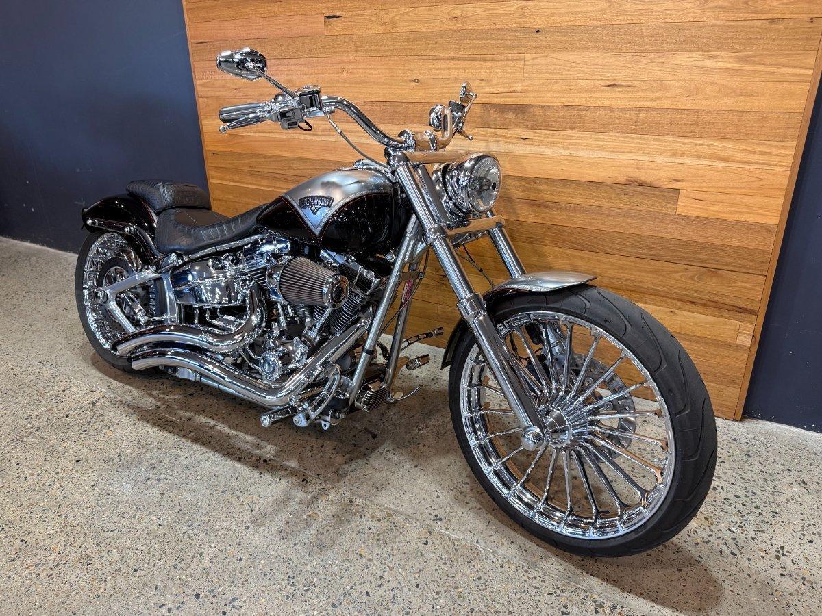 2013 HARLEY-DAVIDSON CVO BREAKOUT (FXSBSE) CRUISER
