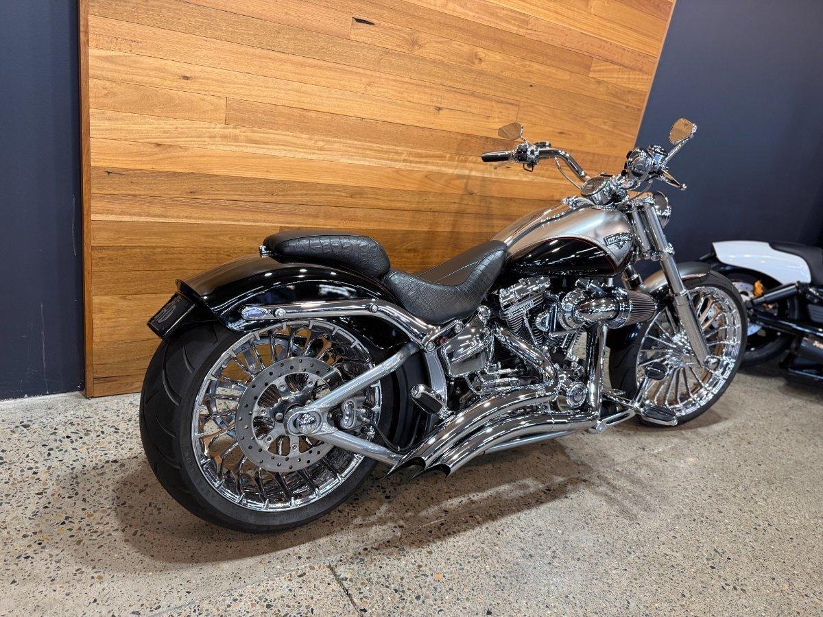 2013 HARLEY-DAVIDSON CVO BREAKOUT (FXSBSE) CRUISER