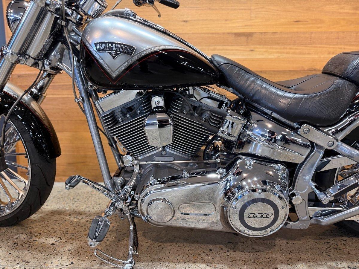2013 HARLEY-DAVIDSON CVO BREAKOUT (FXSBSE) CRUISER