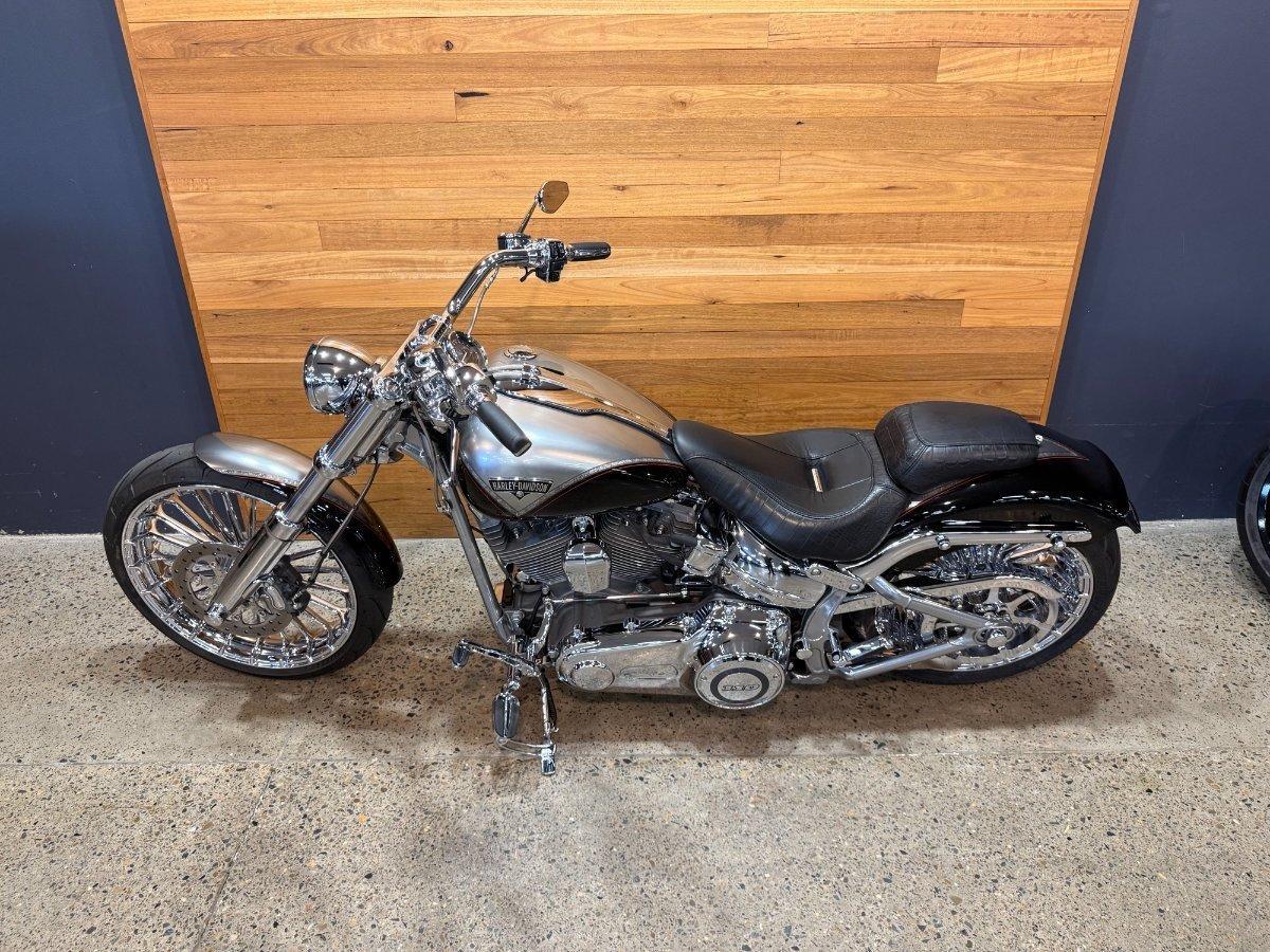 2013 HARLEY-DAVIDSON CVO BREAKOUT (FXSBSE) CRUISER