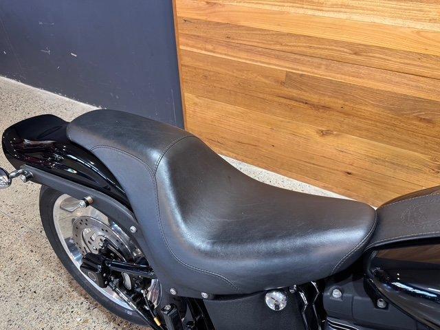 Saddlemen 2006-2009 Harley-Davidson Softail Night Train EFI FXSTBI Heels Down Pillion Pad