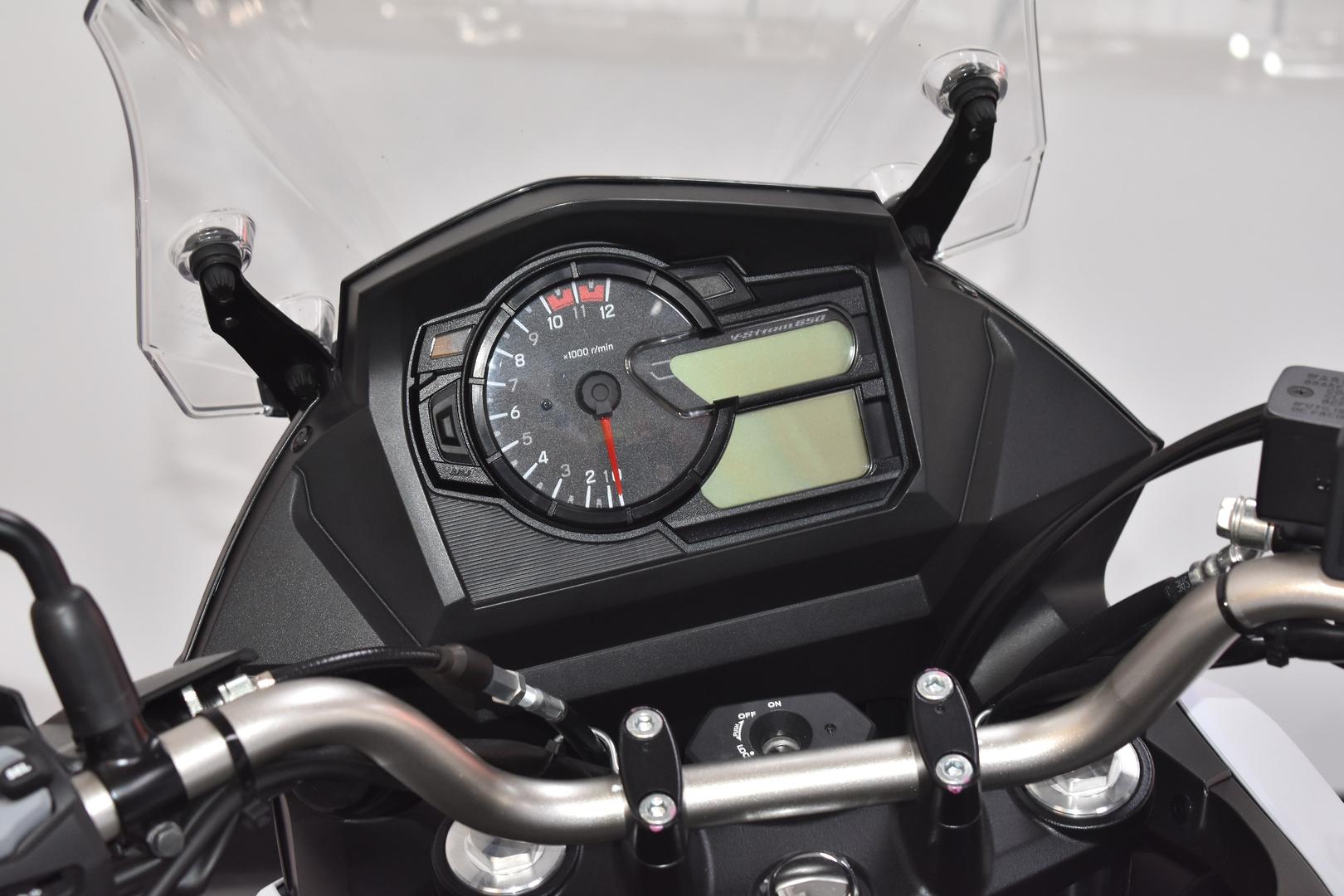 2018 SUZUKI V-STROM 650XT (DL650XA) DUAL SPORTS