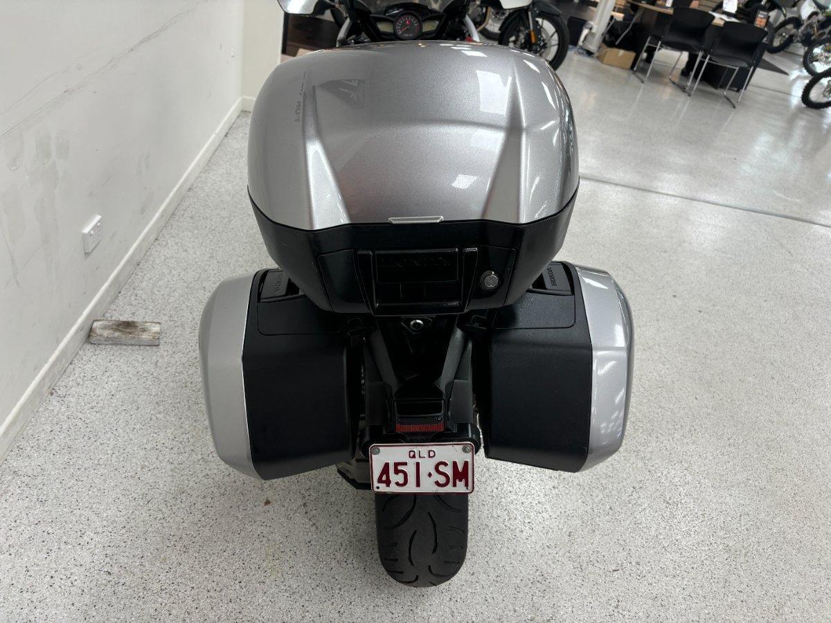2010 HONDA VFR1200F ROAD