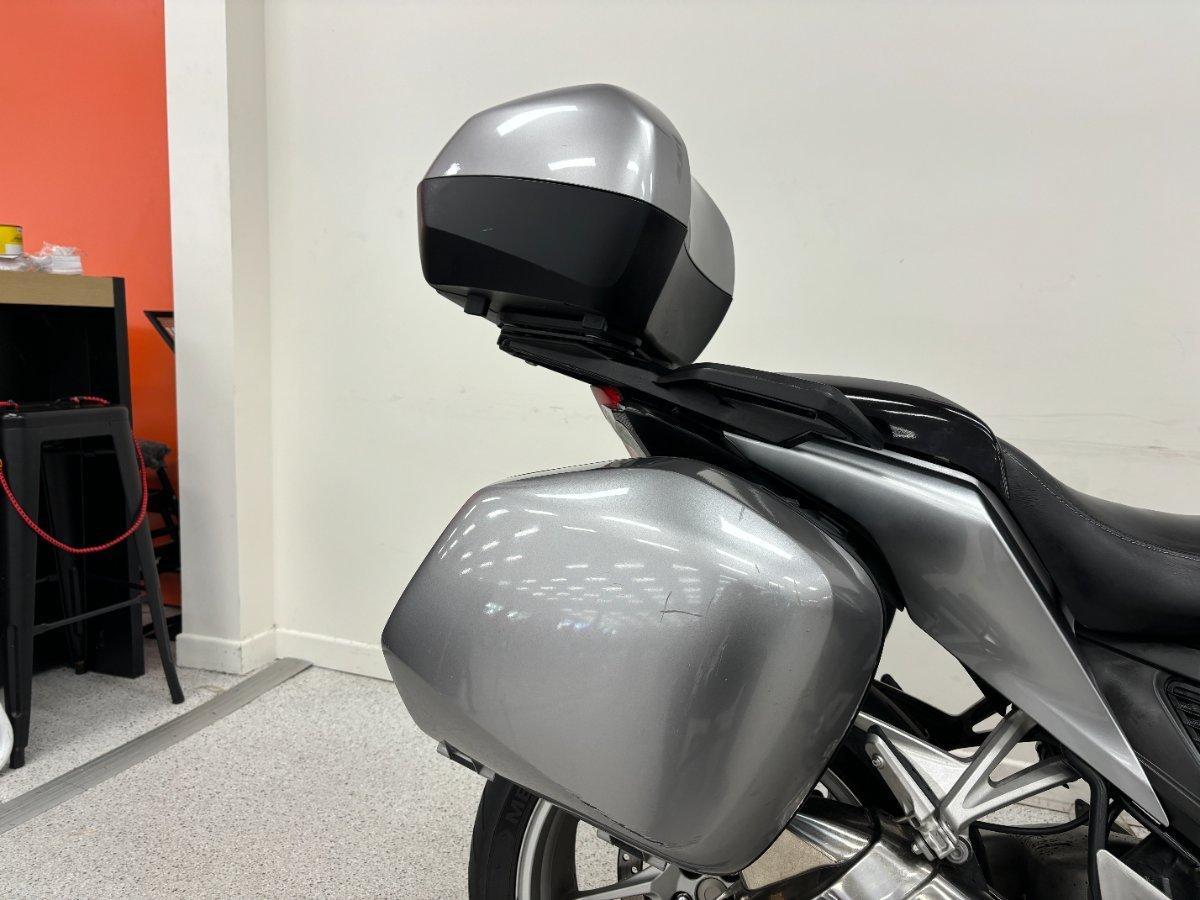 2010 HONDA VFR1200F ROAD