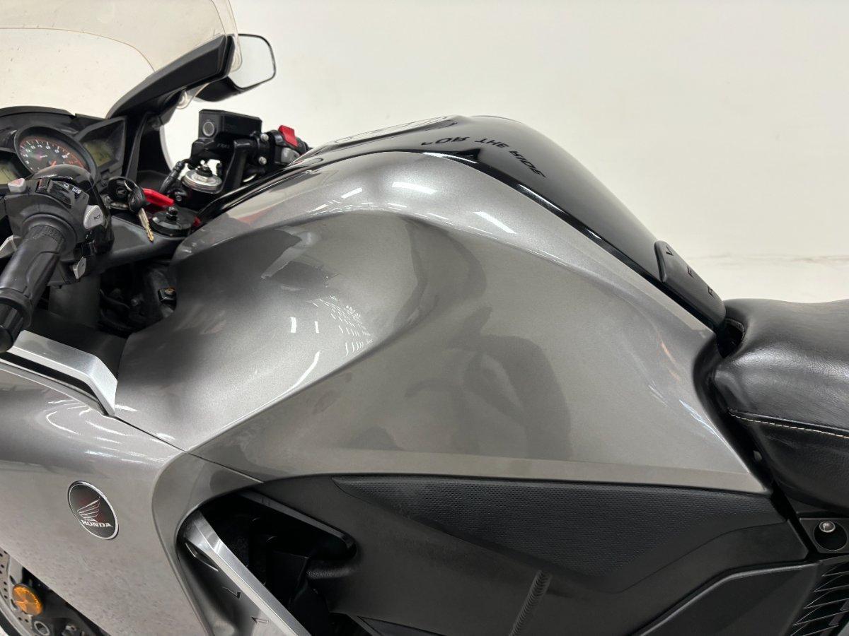 2010 HONDA VFR1200F ROAD