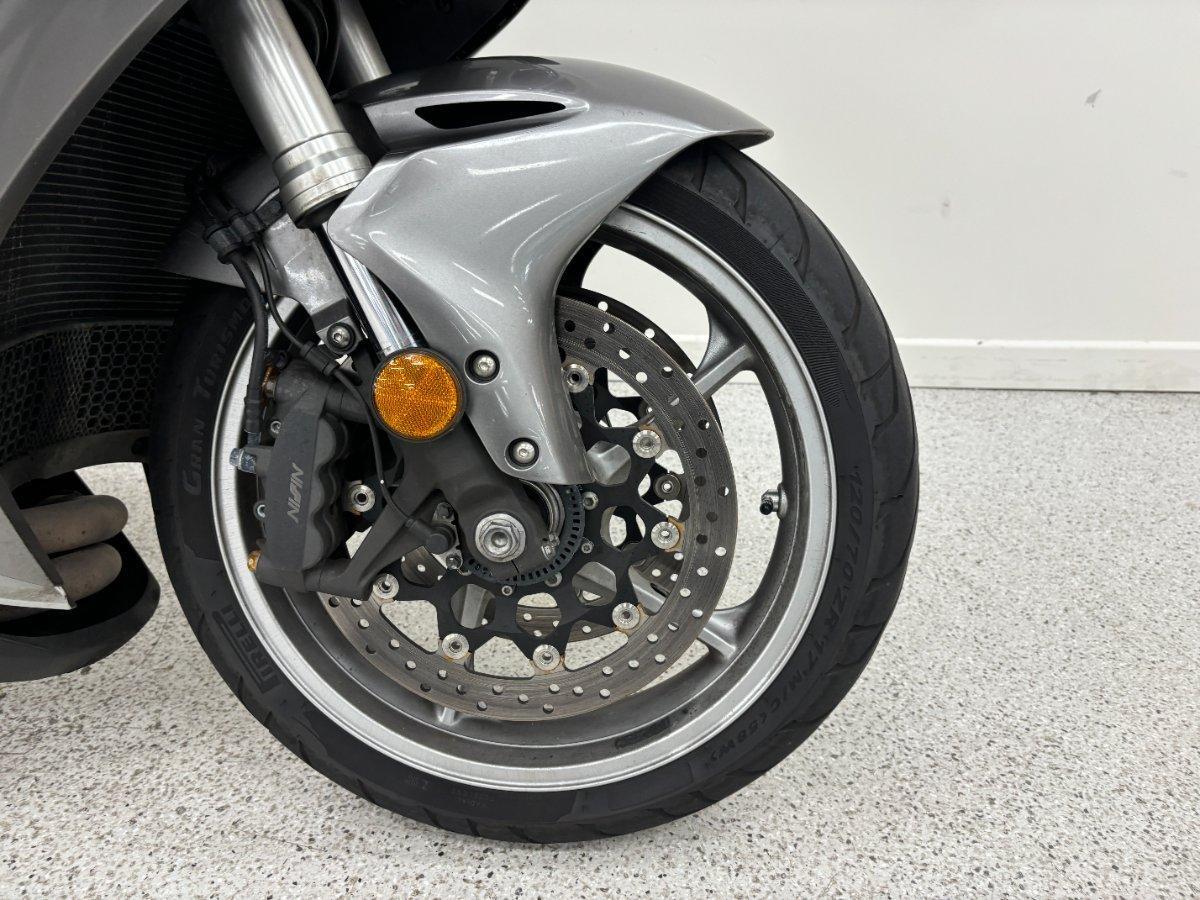 2010 HONDA VFR1200F ROAD