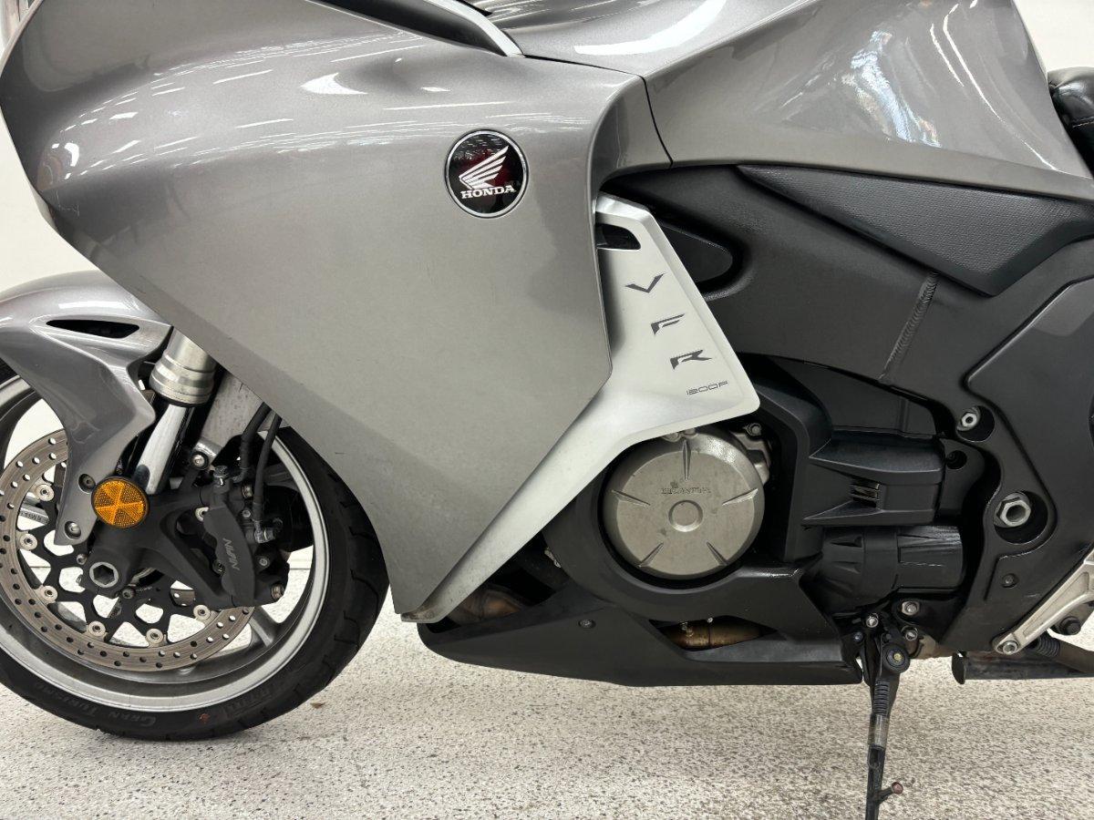 2010 HONDA VFR1200F ROAD