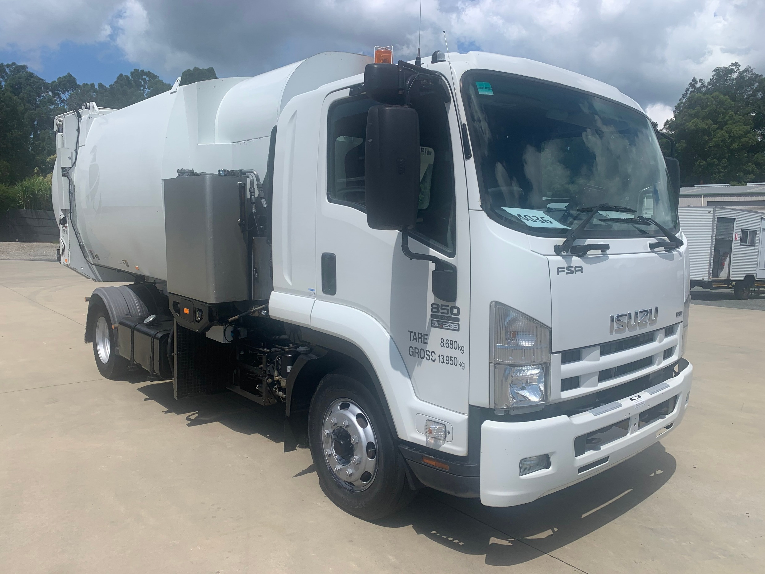 2010 ISUZU FSR850 AUTOMATIC GARBAGE COMPACTOR JTFD5188812 JUST TRUCKS