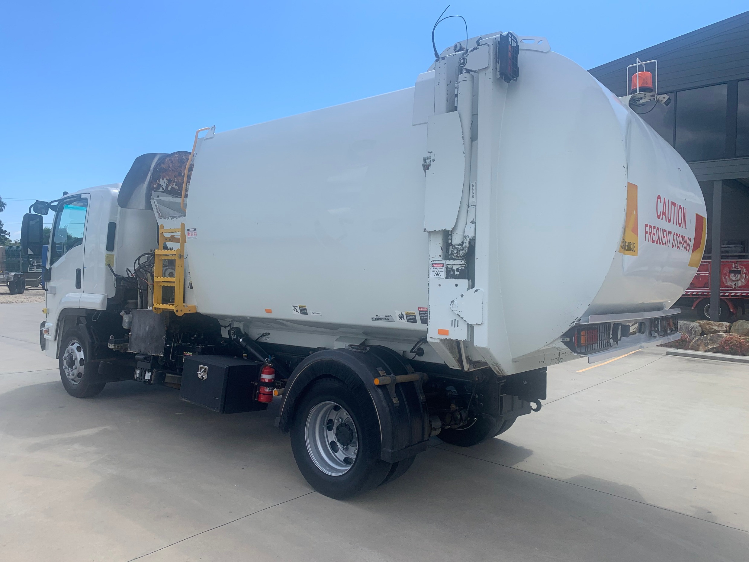 2010 ISUZU FSR850 AUTOMATIC GARBAGE COMPACTOR JTFD5188812 JUST TRUCKS