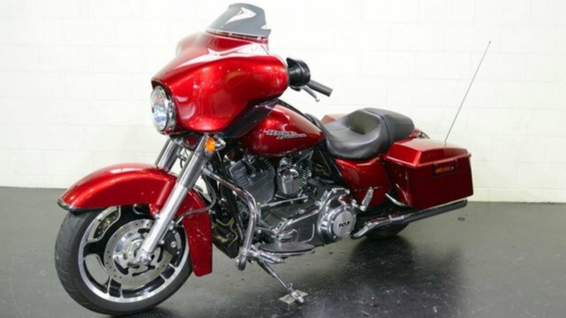 2012 HARLEY-DAVIDSON 1700CC FLHX STREET GLIDE MY12