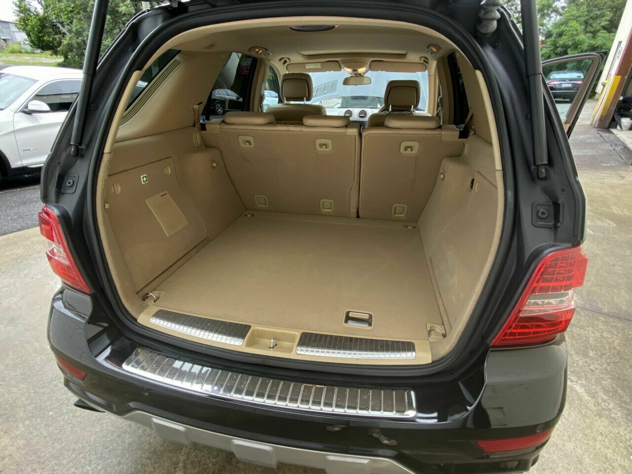 2010 MERCEDES-BENZ ML300 CDI W164 09 UPGRADE 4X4 7 SP AUTOMATIC G-TRONIC 4D WAGON