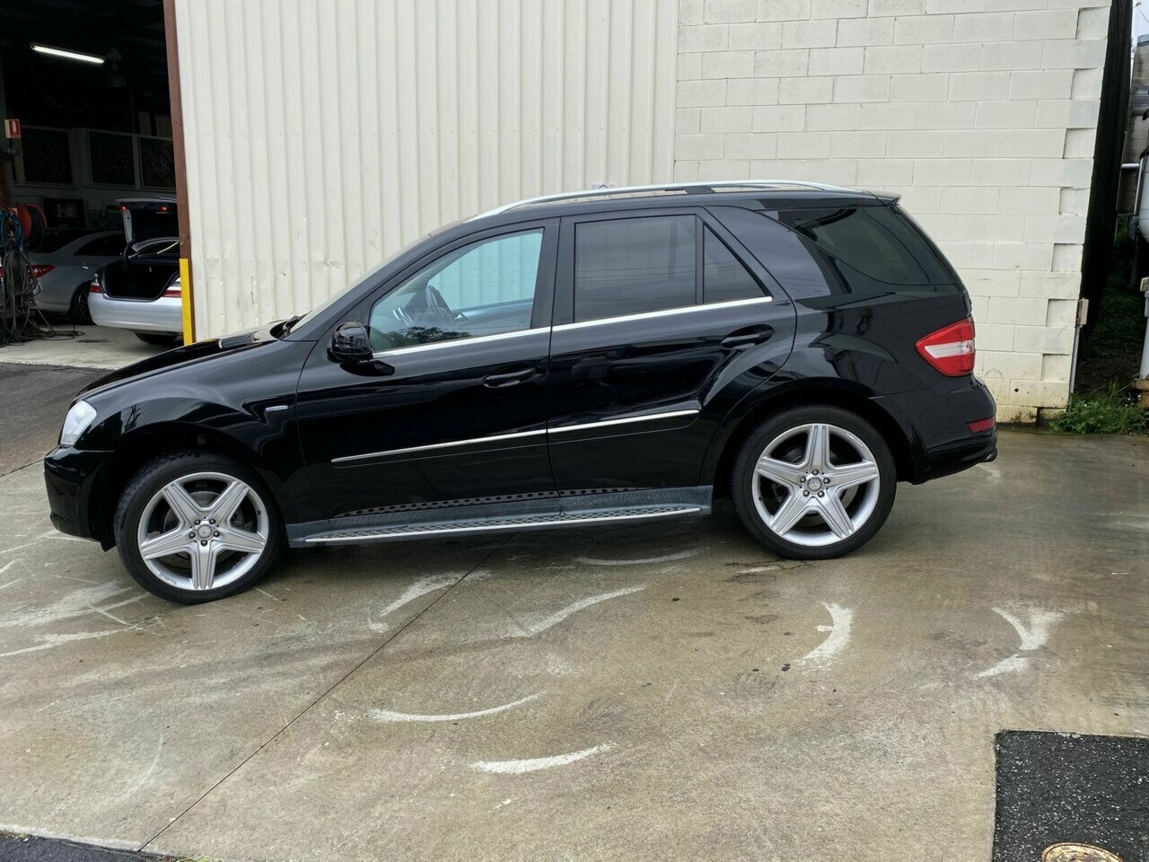 2010 MERCEDES-BENZ ML300 CDI W164 09 UPGRADE 4X4 7 SP AUTOMATIC G-TRONIC 4D WAGON
