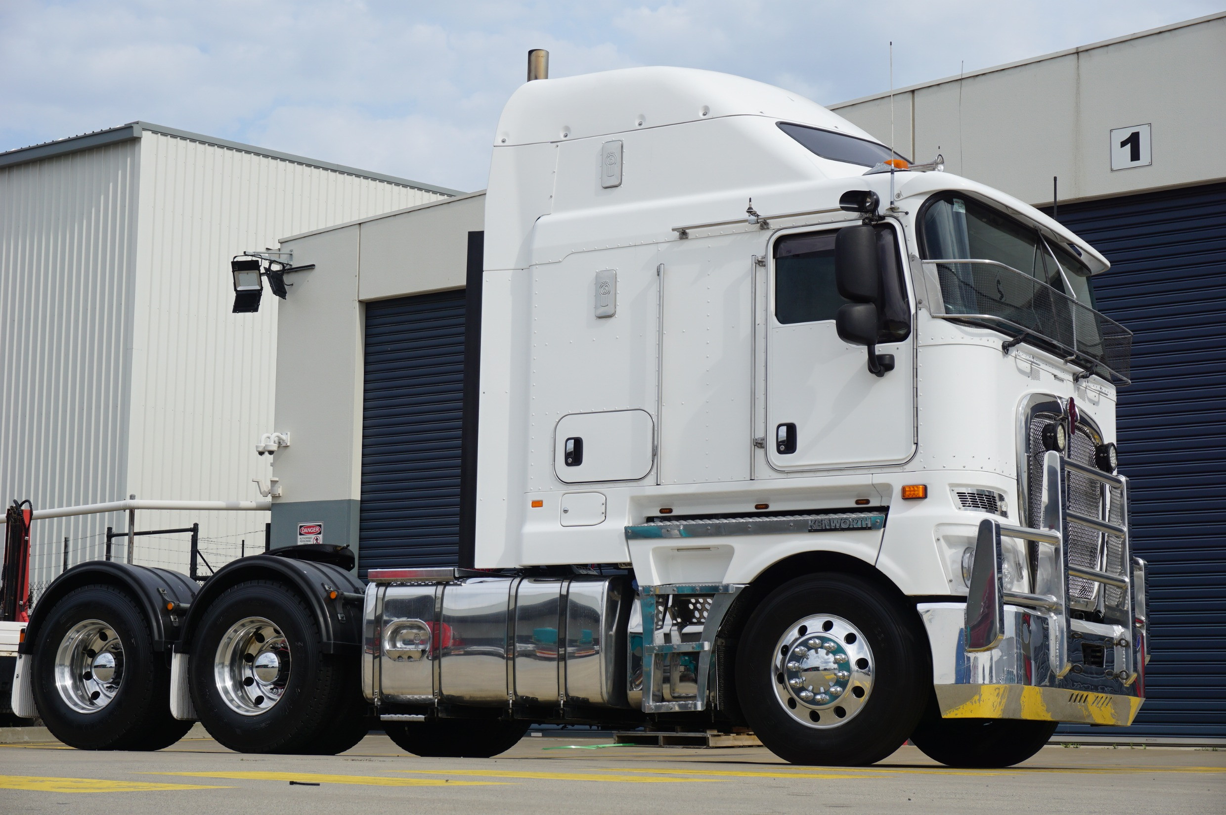 2015 KENWORTH K200 AUTOMATIC PRIMEMOVER JTFD5079605 JUST TRUCKS