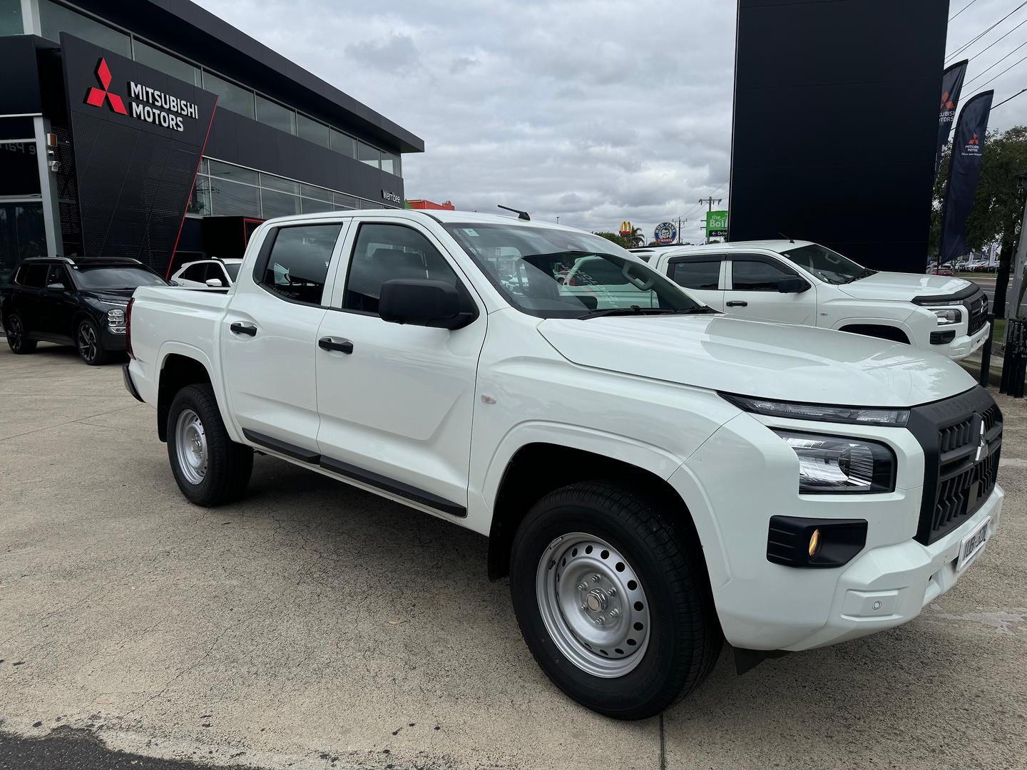 2024 MITSUBISHI TRITON MV MY24 GLX (4x2) 6 SP AUTOMATIC DOUBLE CAB P/UP