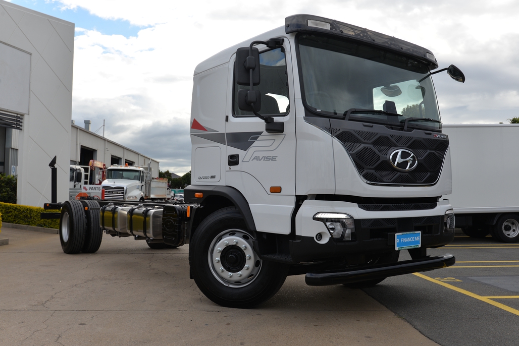 2022 HYUNDAI D217 PAVISE AUTOMATIC CAB CHASSIS
