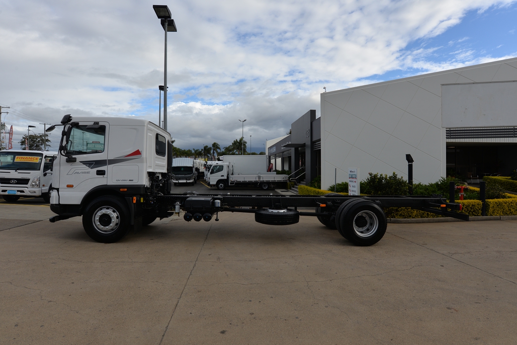 2022 HYUNDAI D217 PAVISE AUTOMATIC CAB CHASSIS