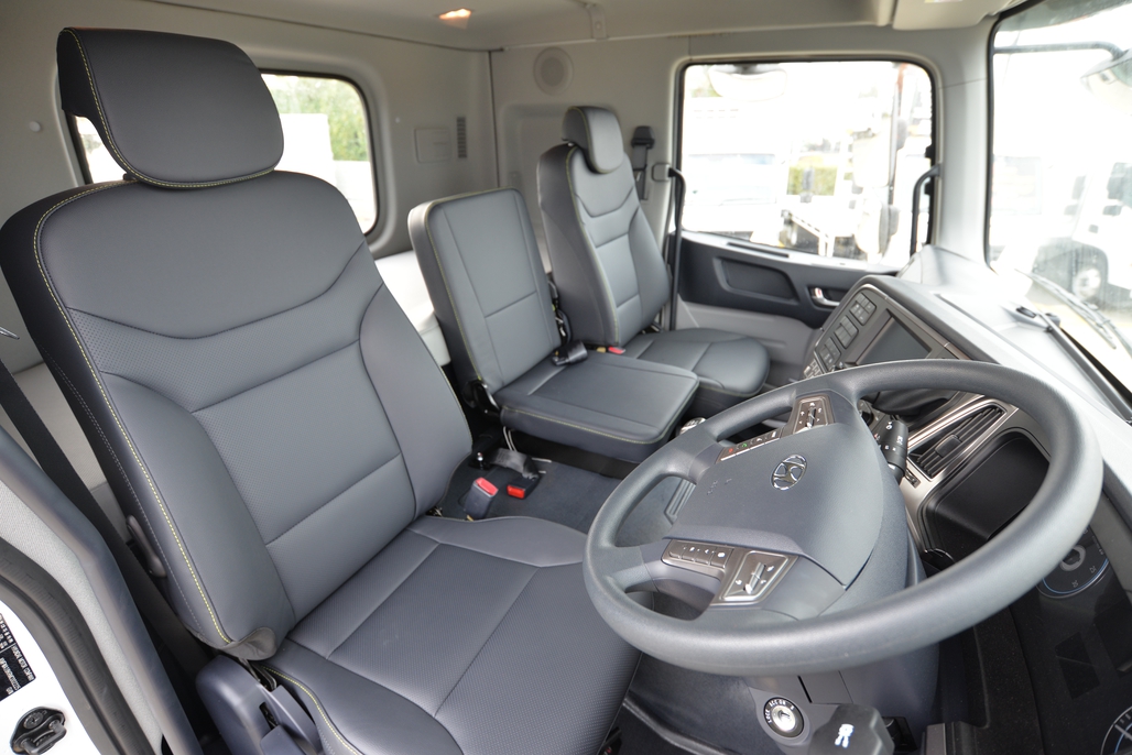 2022 HYUNDAI D217 PAVISE AUTOMATIC CAB CHASSIS