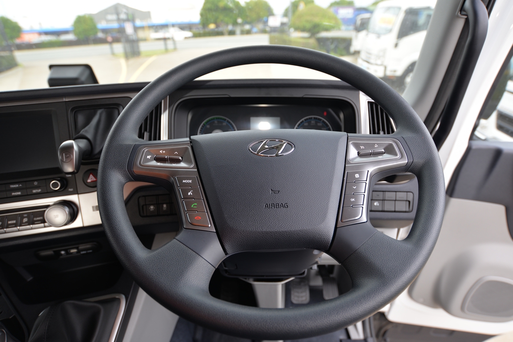 2022 HYUNDAI D217 PAVISE AUTOMATIC CAB CHASSIS