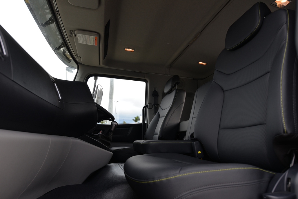 2022 HYUNDAI D217 PAVISE AUTOMATIC CAB CHASSIS