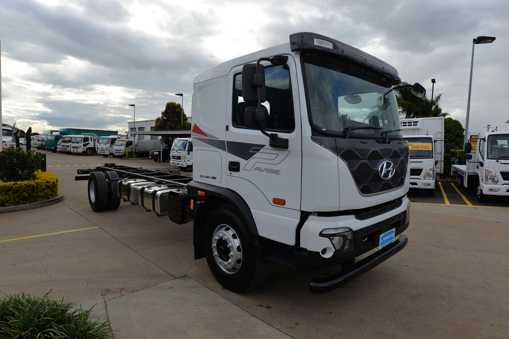 2022 HYUNDAI D217 PAVISE AUTOMATIC CAB CHASSIS