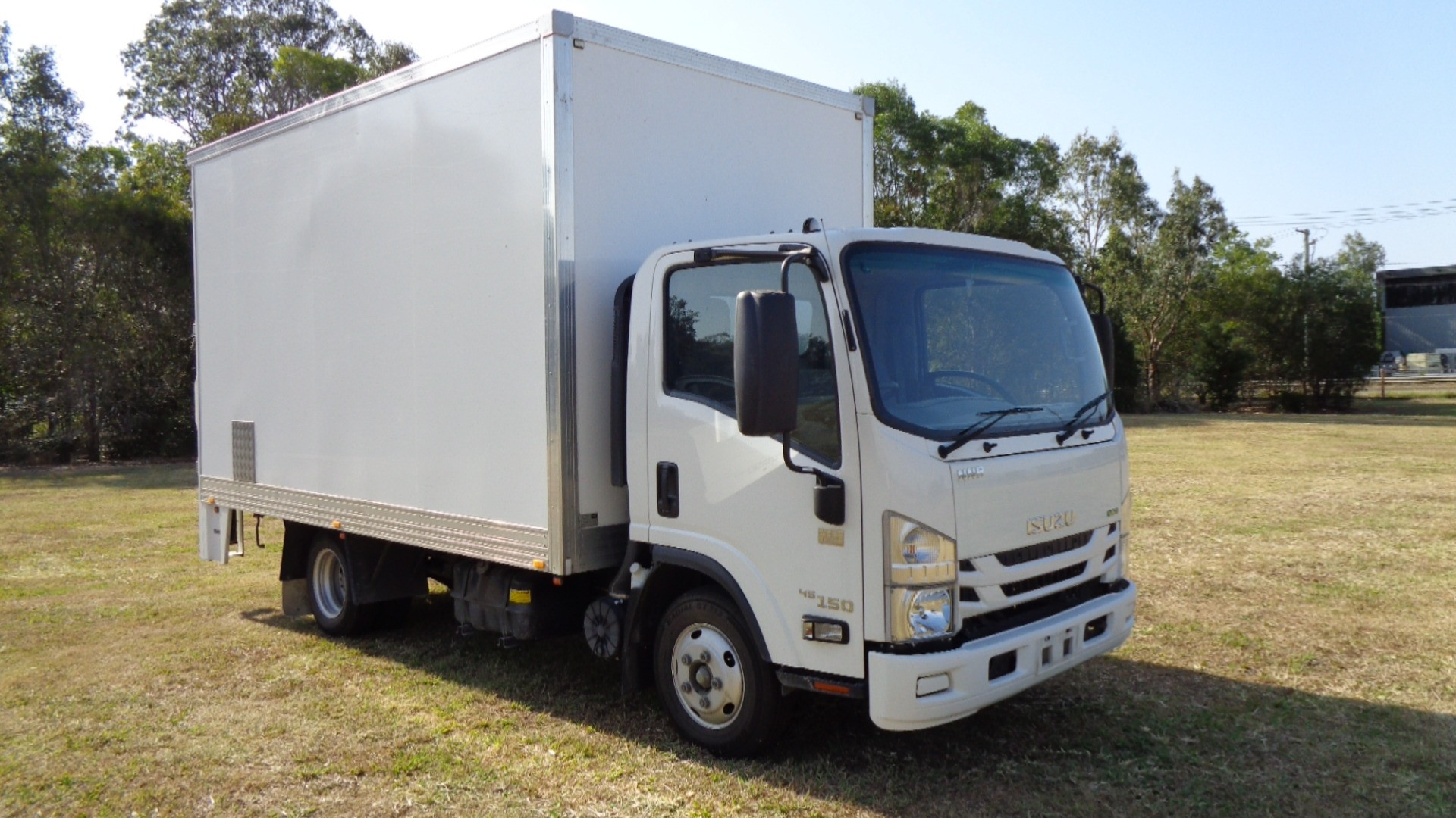 2017 ISUZU NNR 45 150 AMT PANTECH JTFD5072420 JUST TRUCKS