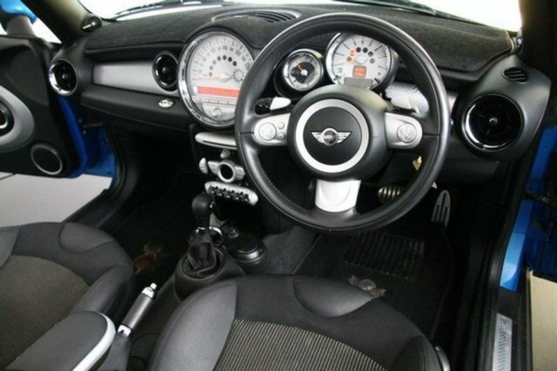 2010 MINI Cabrio Cooper S Chilli Steptronic R57 MY10