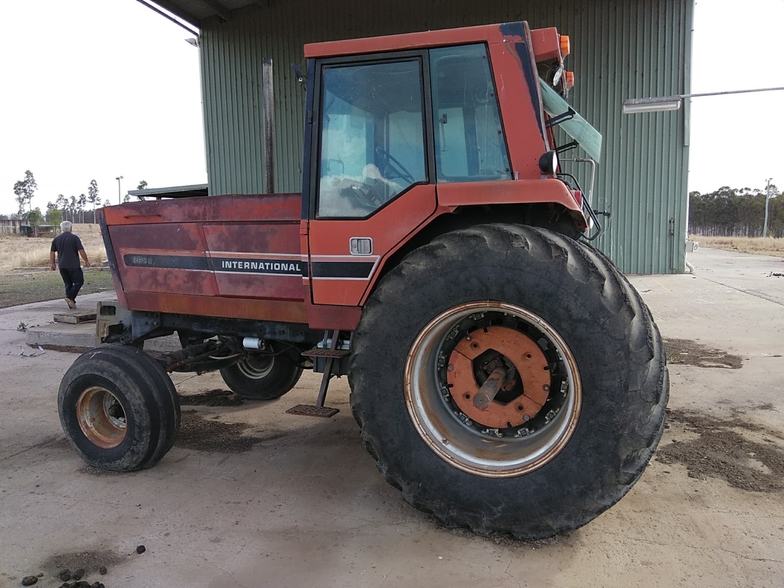 International 3688 Tractor
