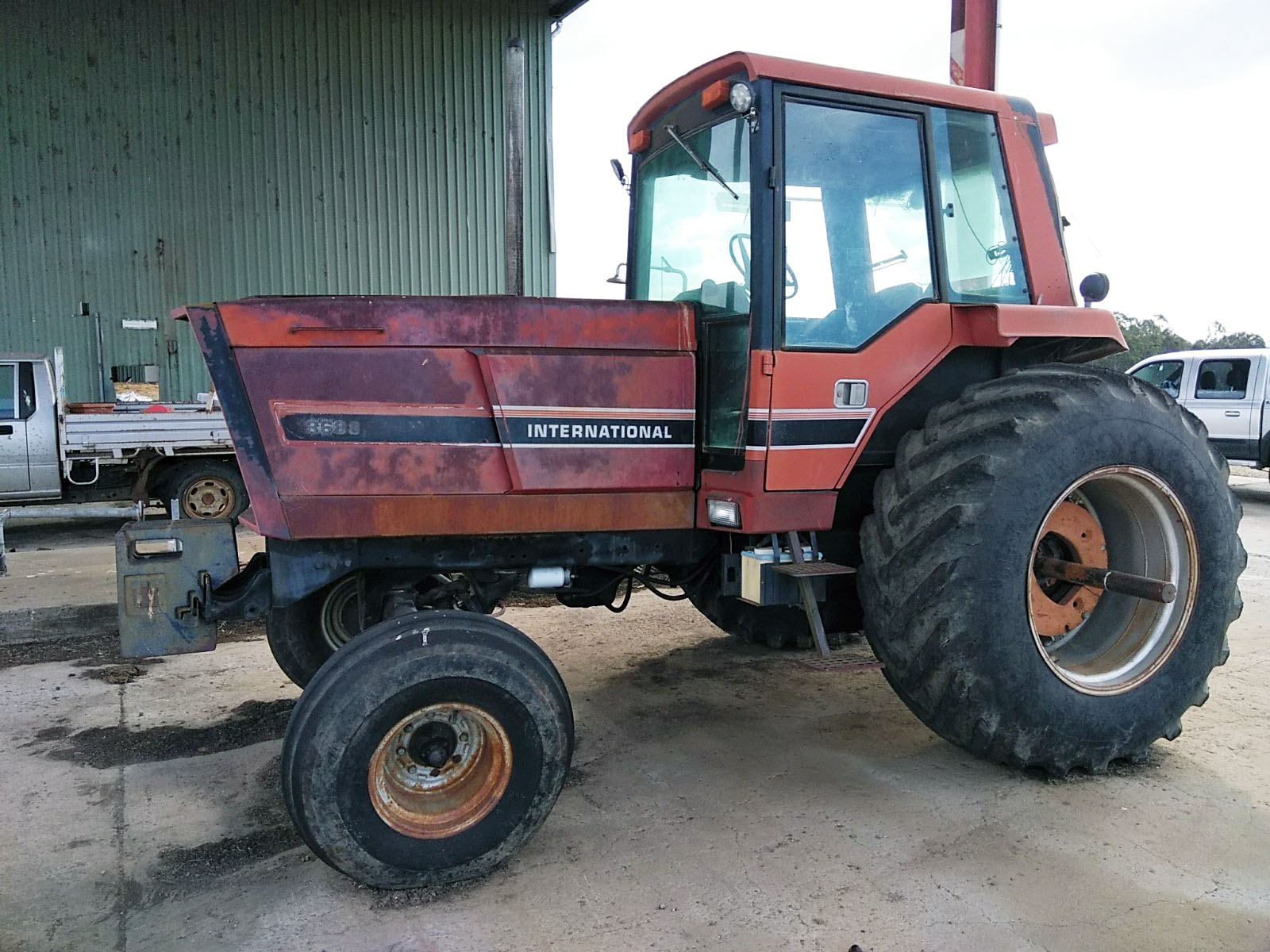 International 3688 Tractor
