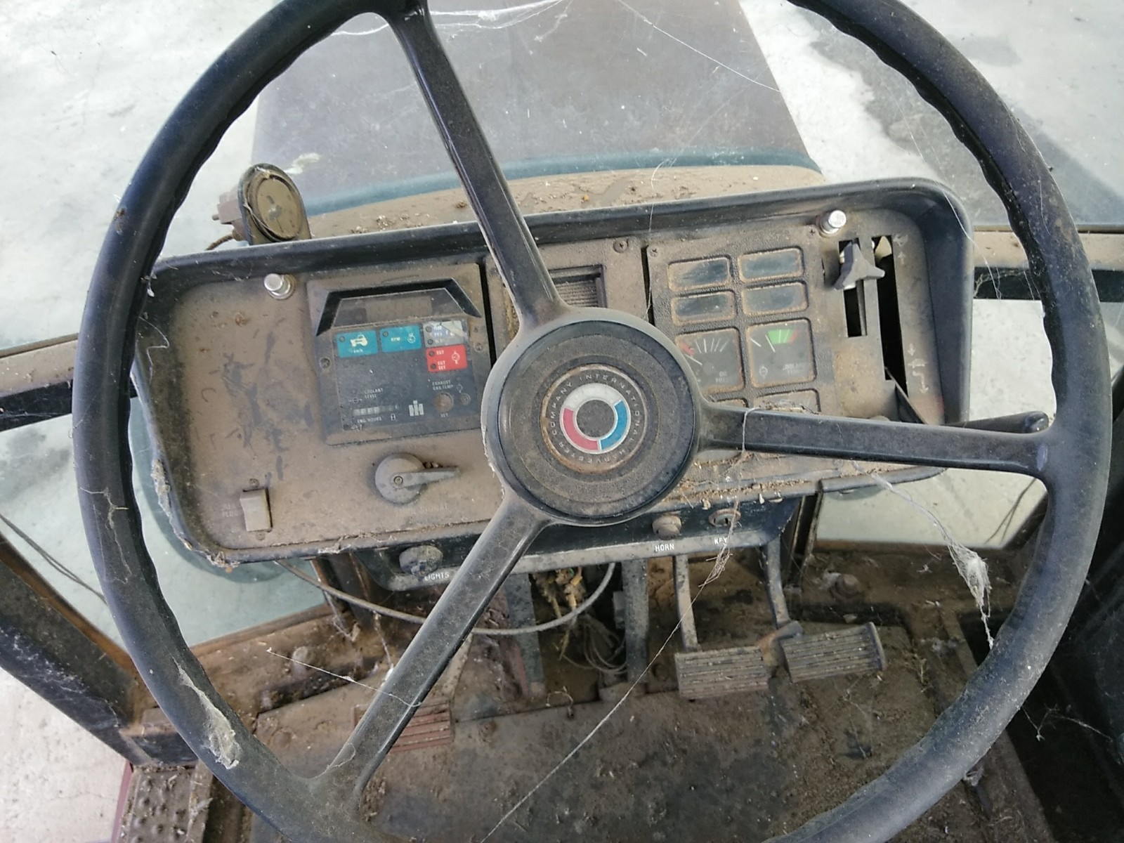 International 3688 Tractor