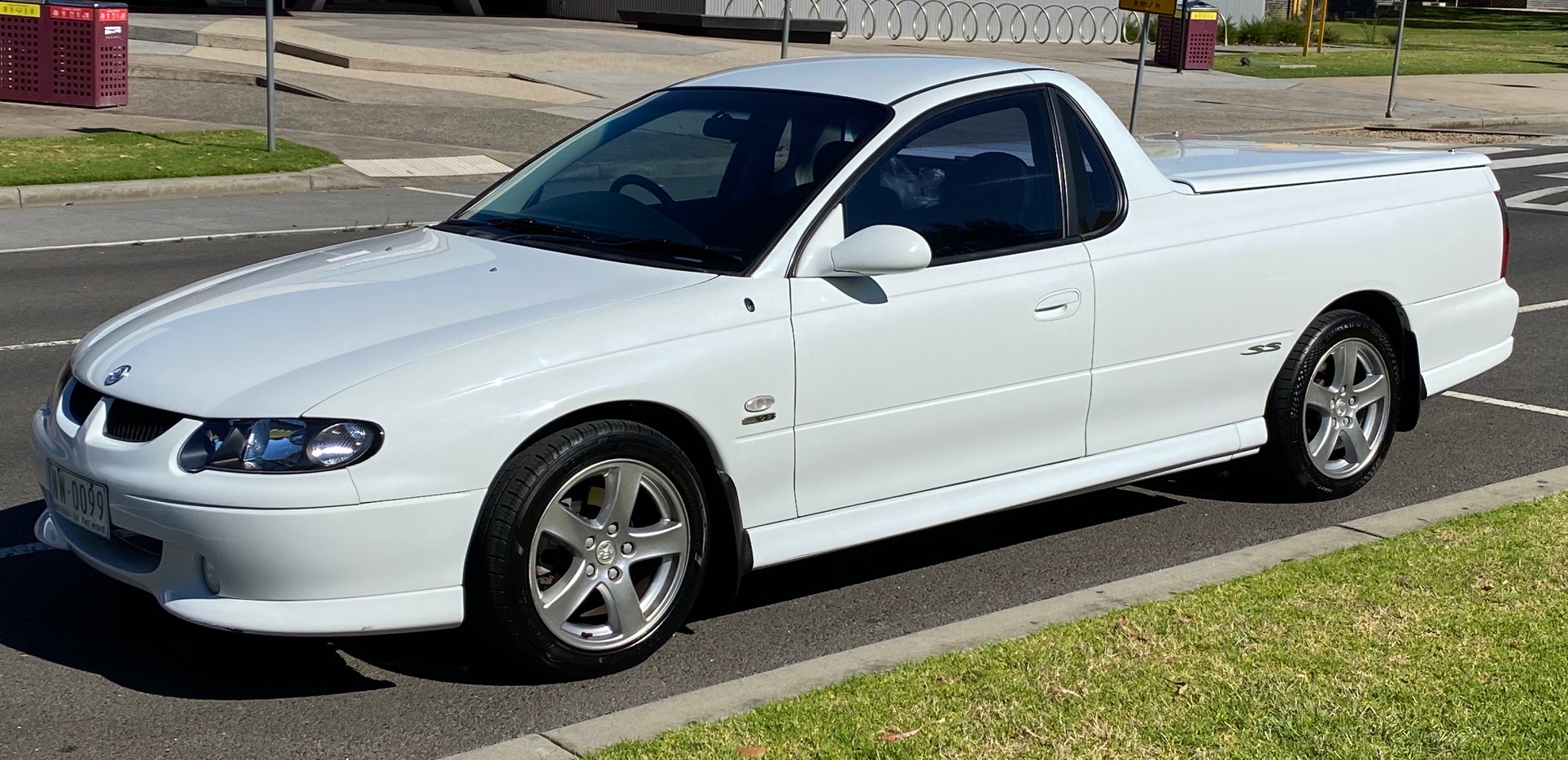 2002 HOLDEN COMMODORE SS UTE JCW5180181 JUST CARS