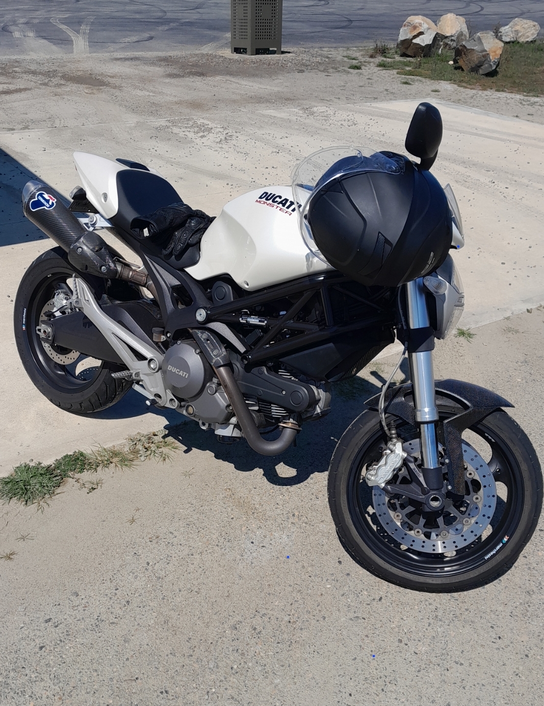 2009 DUCATI MONSTER 696 ROAD