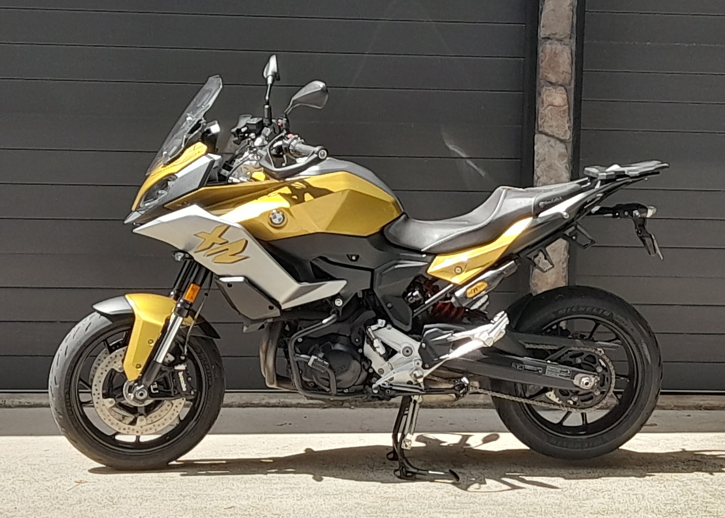 2020 BMW F 900 XR ROAD