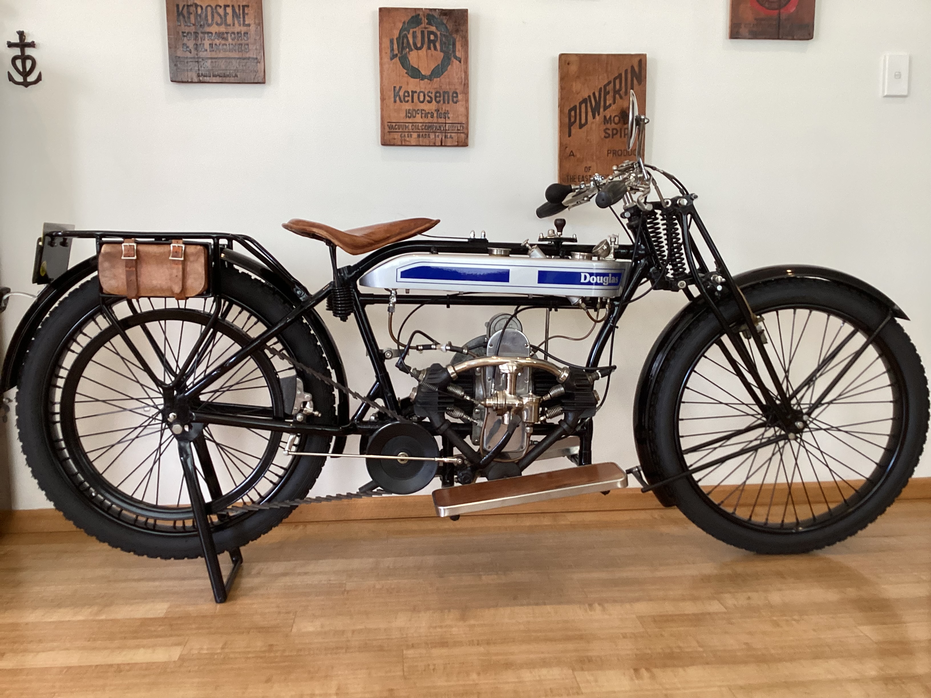 1925 DOUGLAS TS 350 FLAT TANKER ROAD