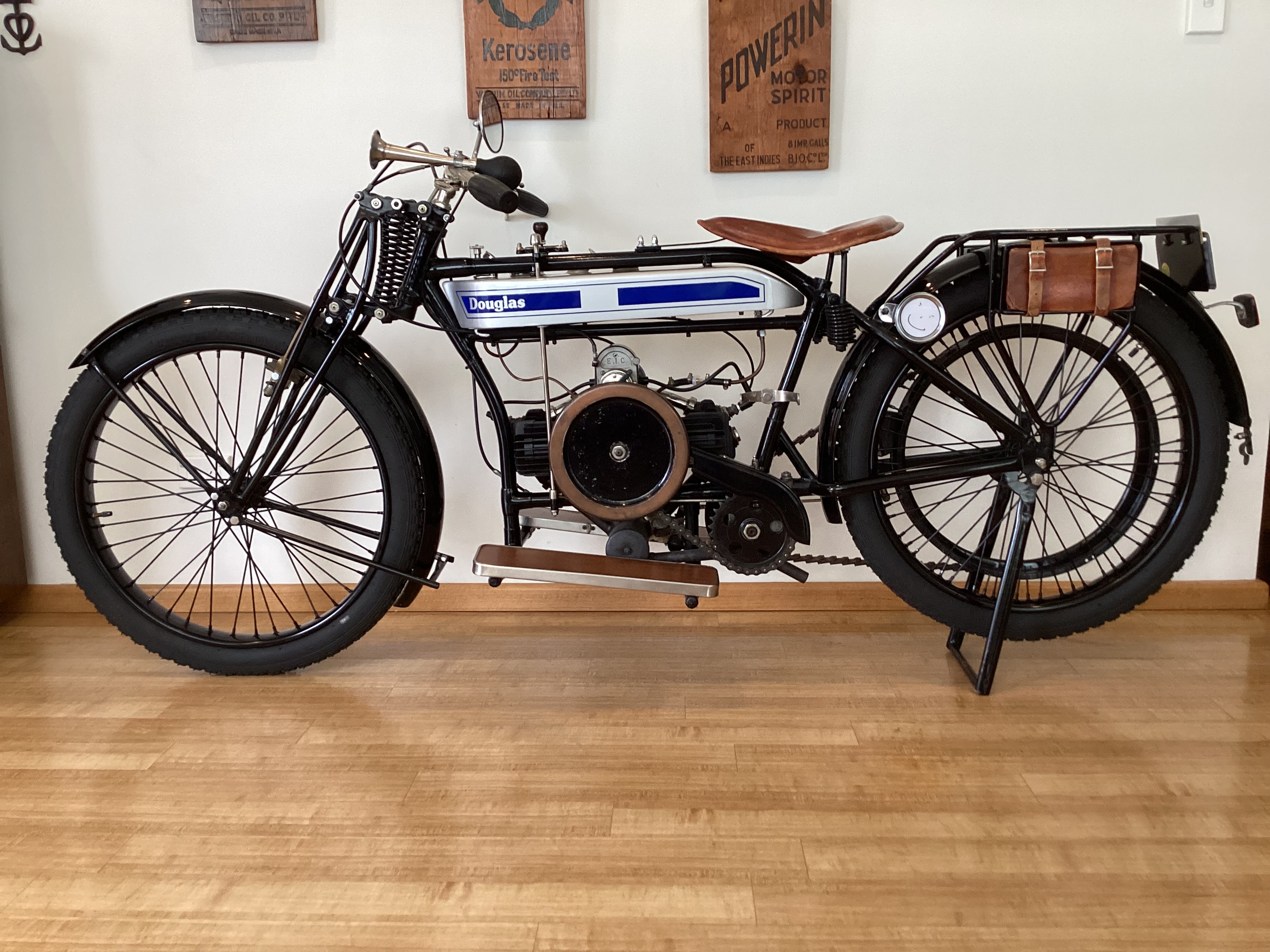 1925 DOUGLAS TS 350 FLAT TANKER ROAD