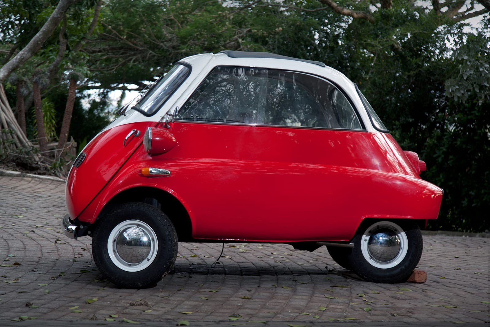 1956 BMW ISETTA 300 SEDAN