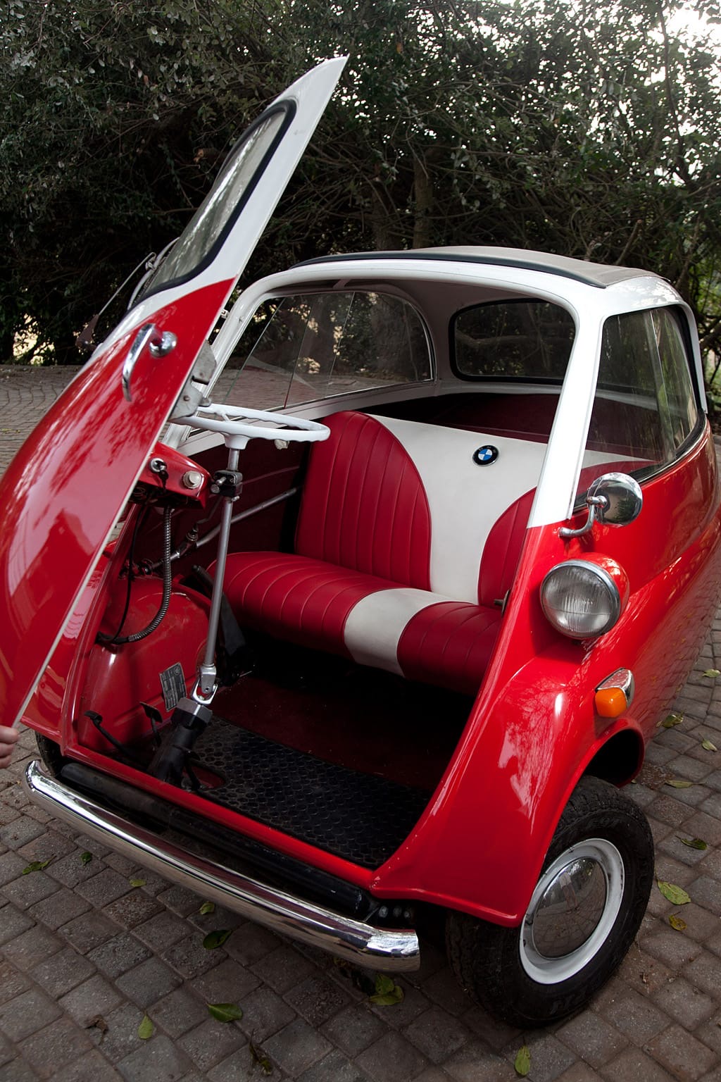 1956 BMW ISETTA 300 SEDAN