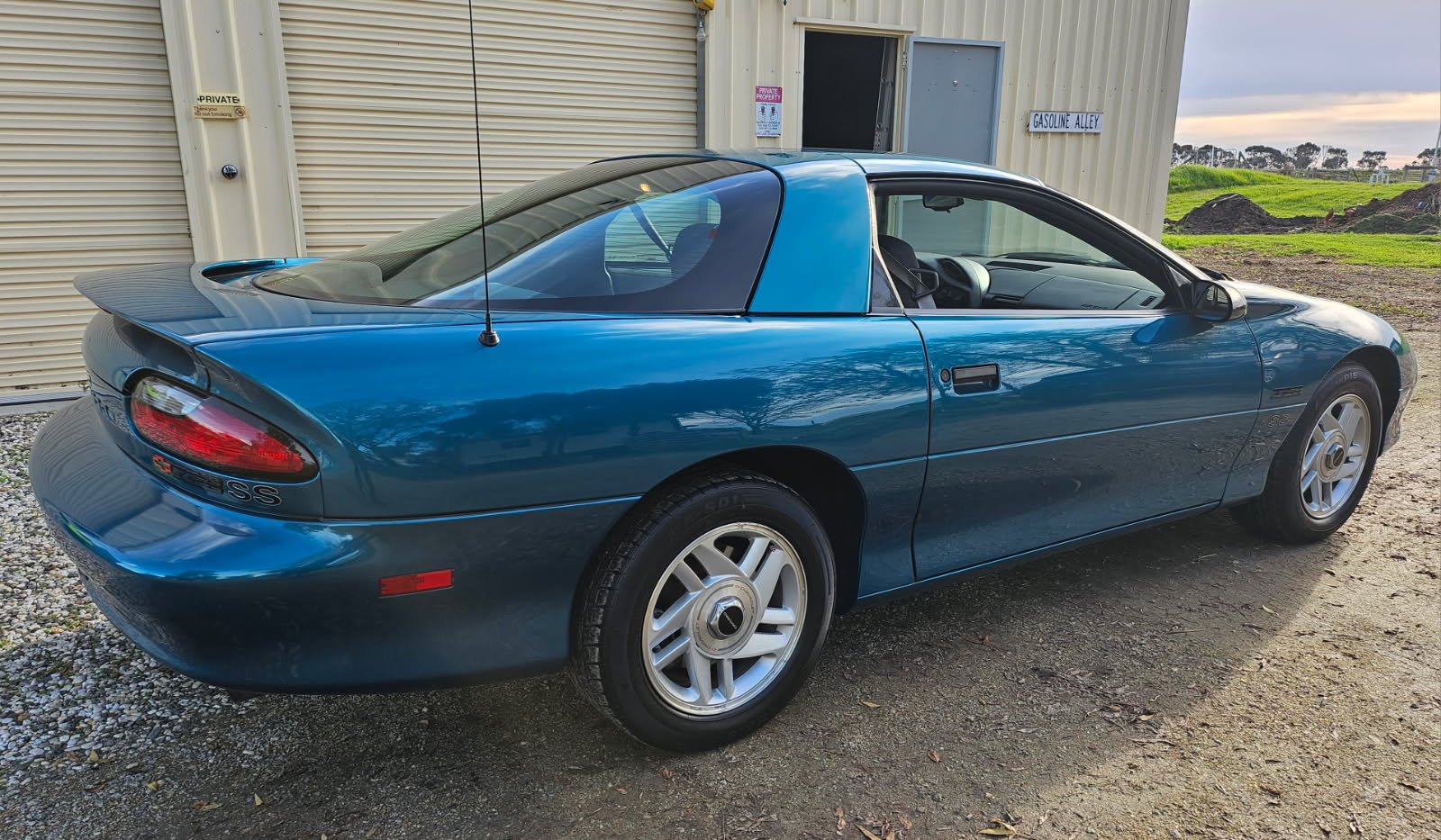 1994 CHEVROLET CAMARO Z28 4 SP AUTOMATIC 2D COUPE