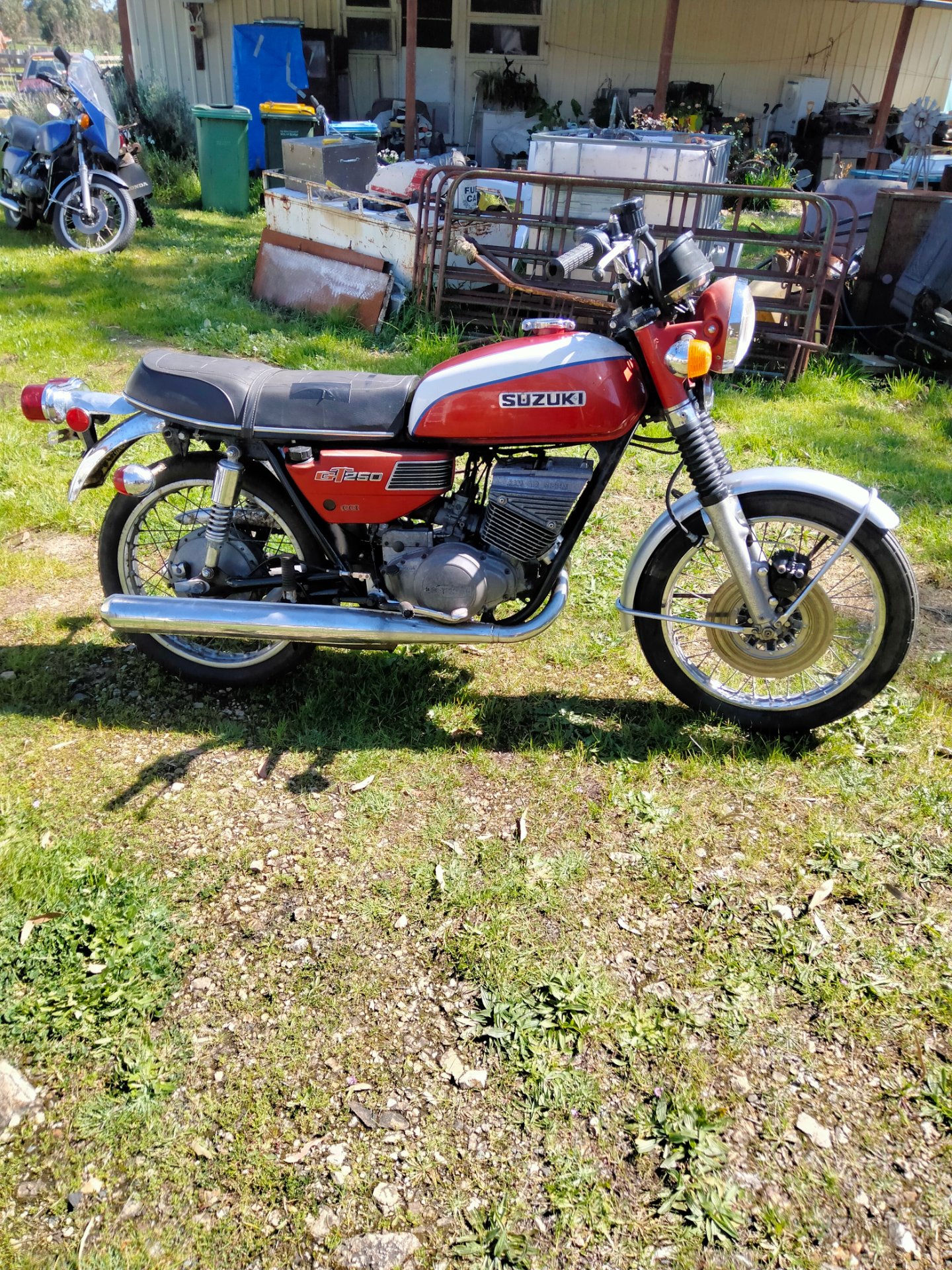 1972 SUZUKI GT250 TWIN ROAD