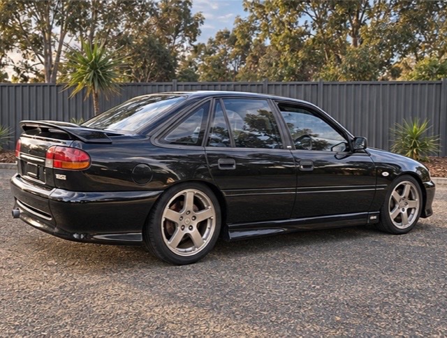1997 HSV CLUBSPORT VSII 5 SP MANUAL 4D SEDAN