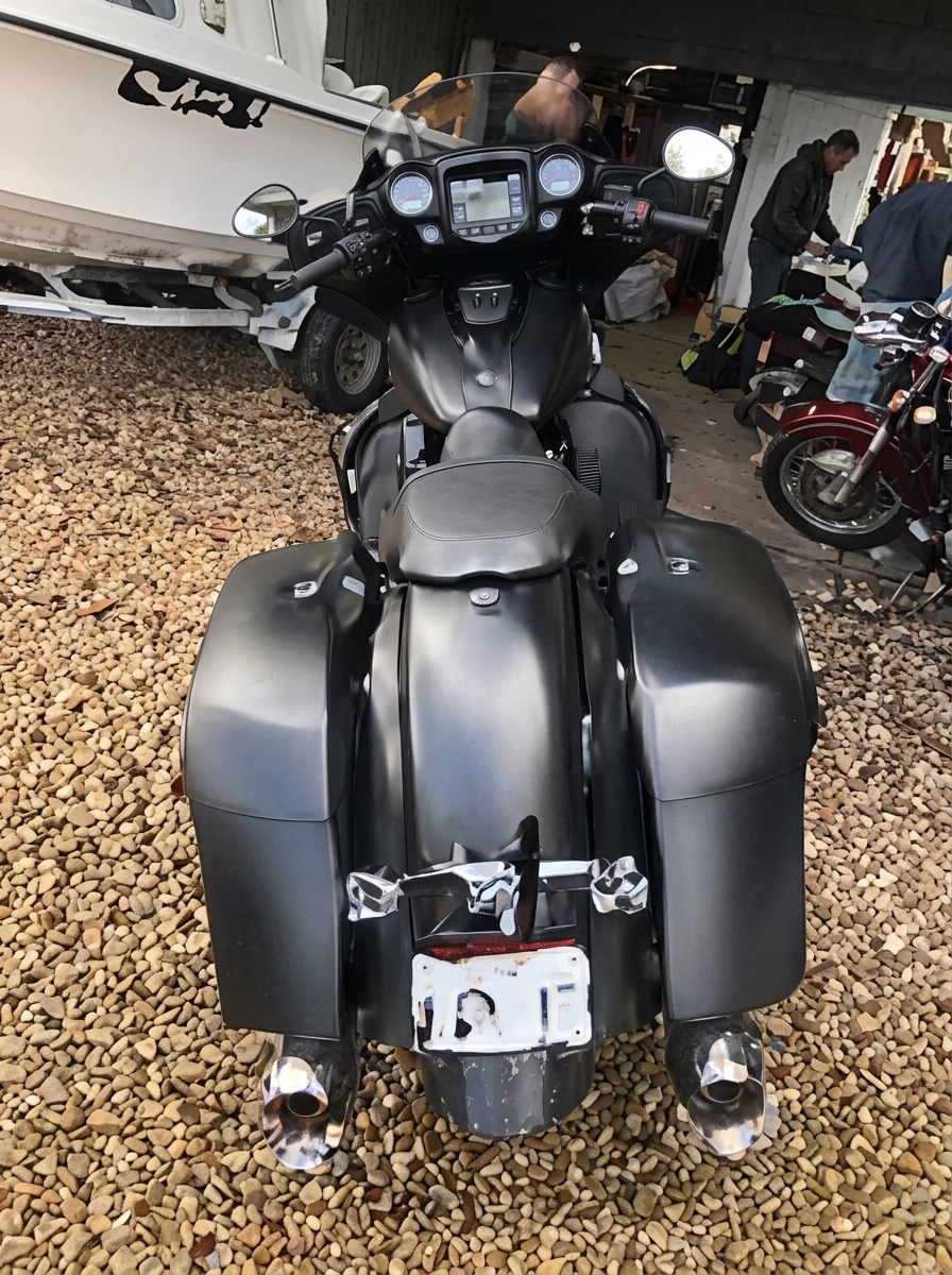 2022 INDIAN CHIEFTAIN DARK HORSE TOURER