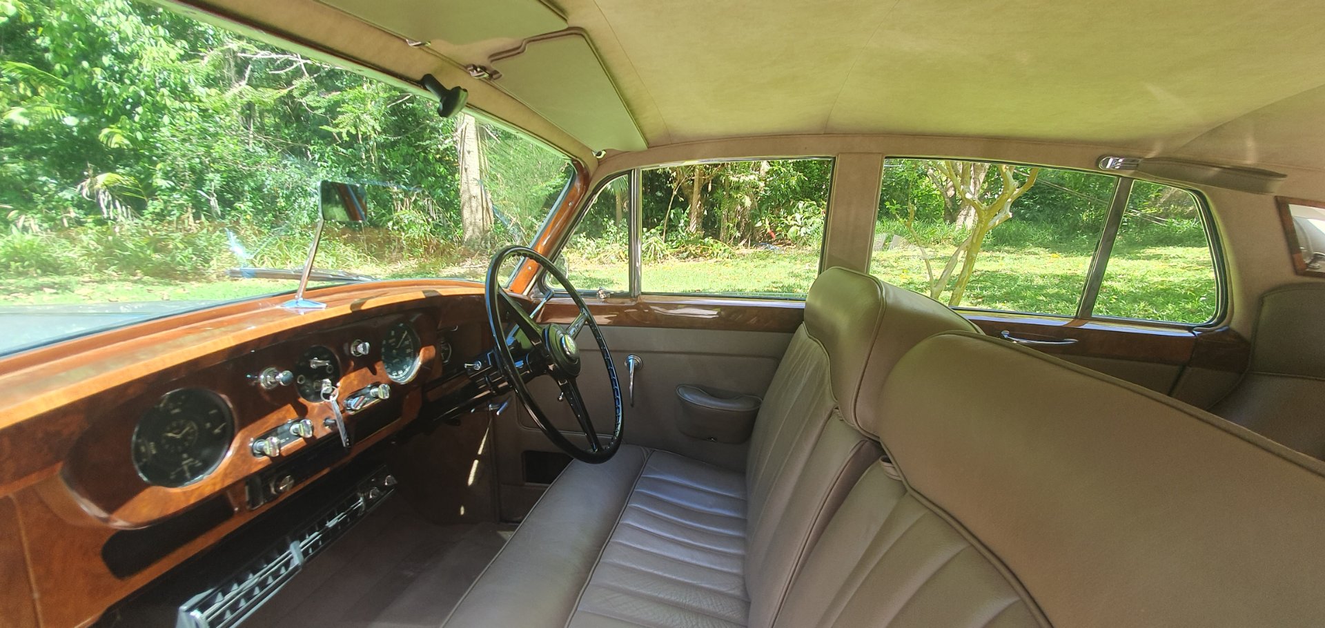 rolls Royce silver cloud 1