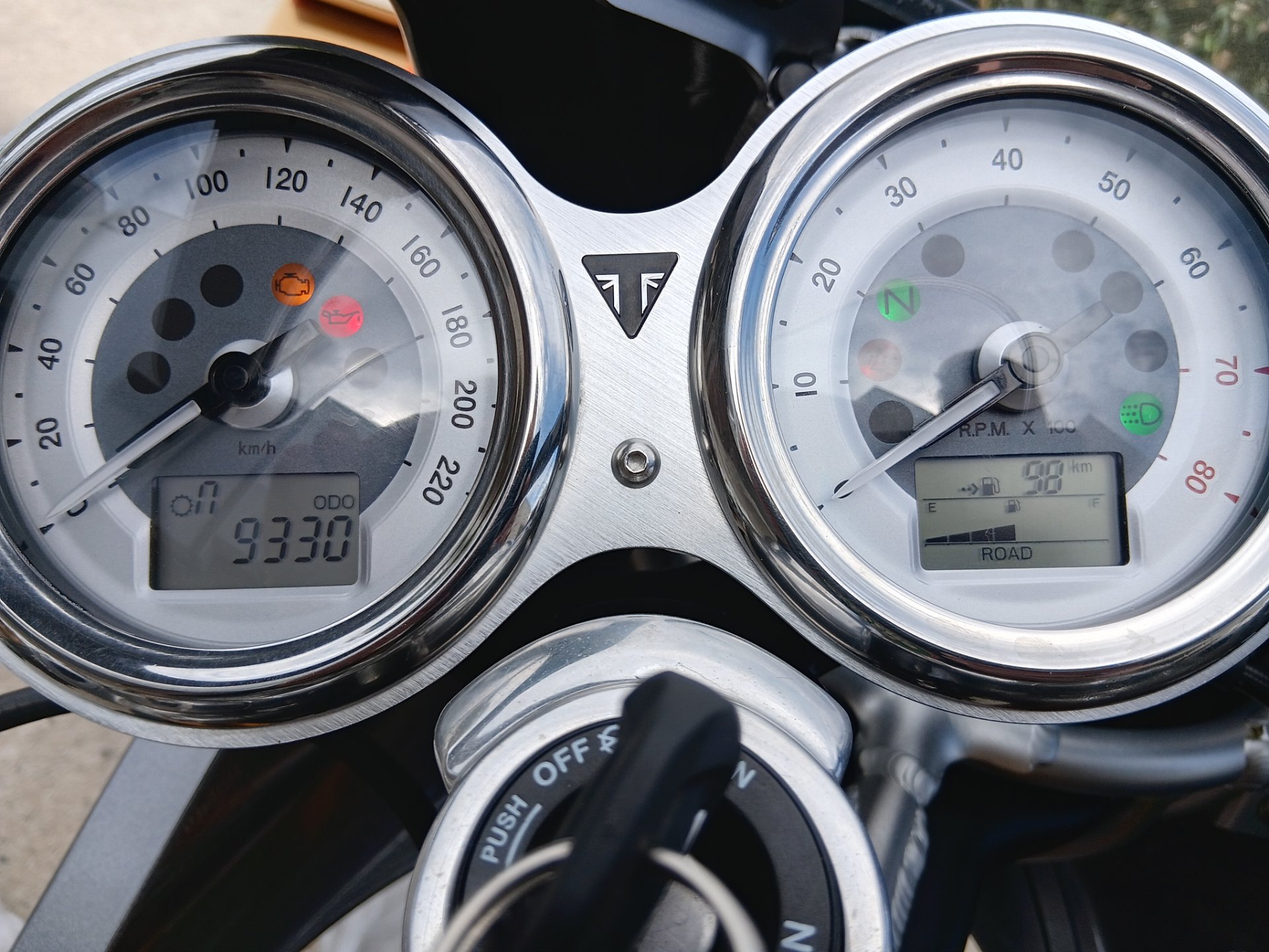 2016 TRIUMPH THRUXTON R 1200 CAFE RACER 