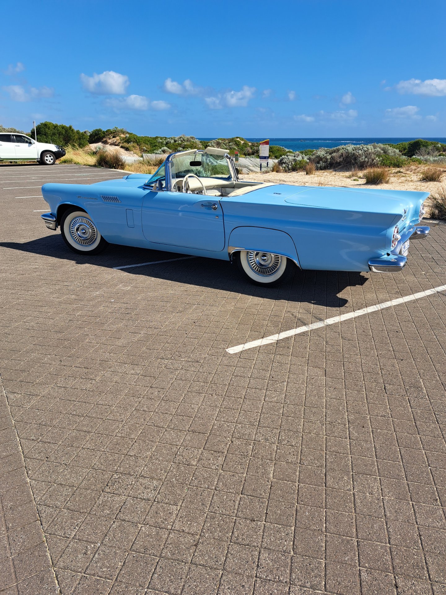 1957 FORD THUNDERBIRD CONVERTIBLE