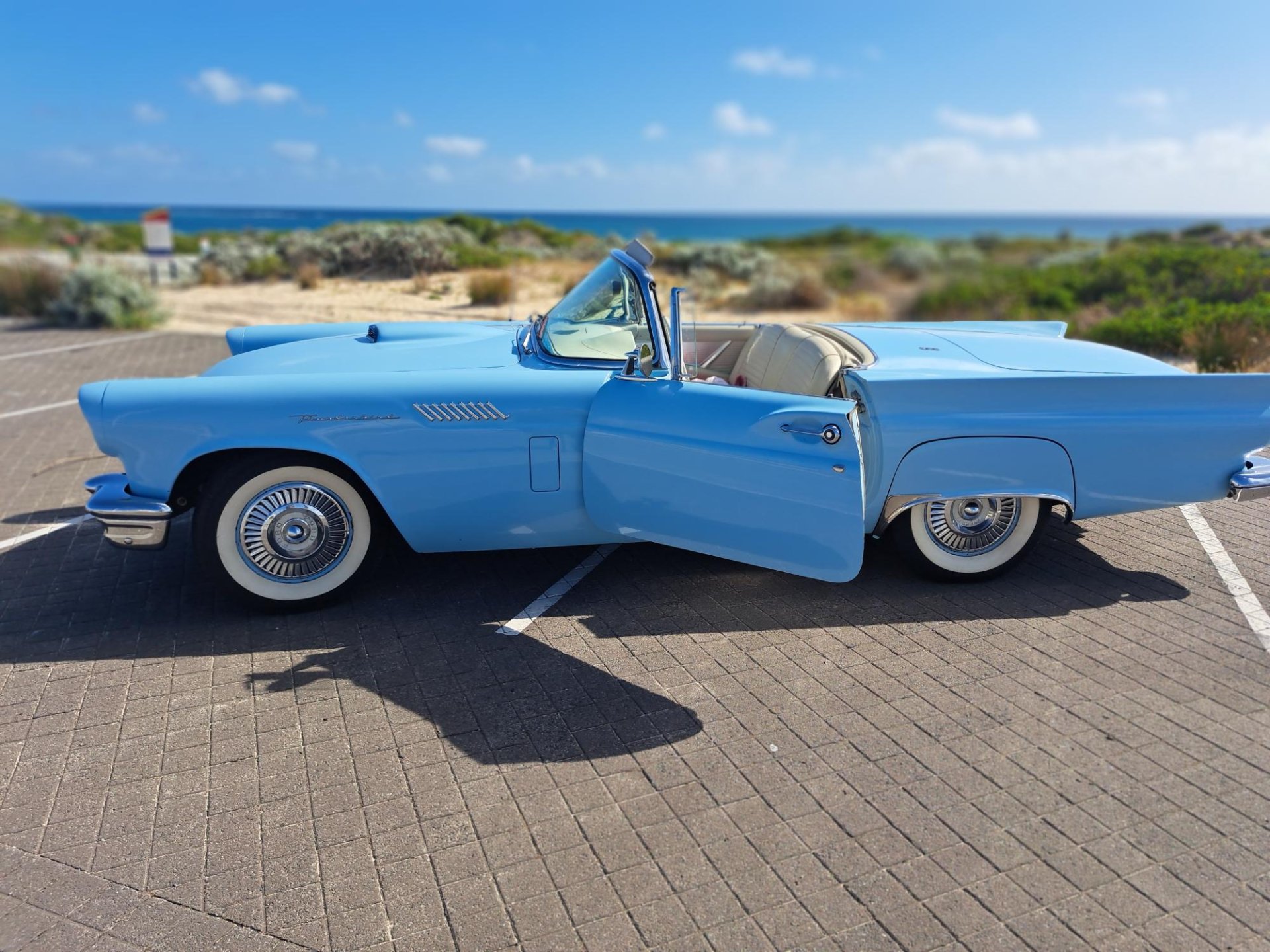 1957 FORD THUNDERBIRD CONVERTIBLE
